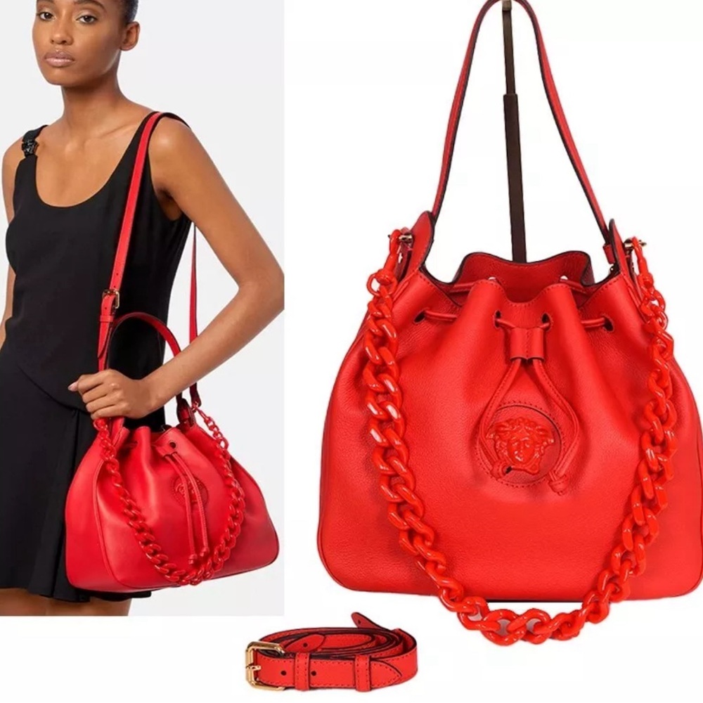 VERSACE
Grained Calfskin La Medusa Bucket
Bag Red
Bag - Picture 14 of 17
